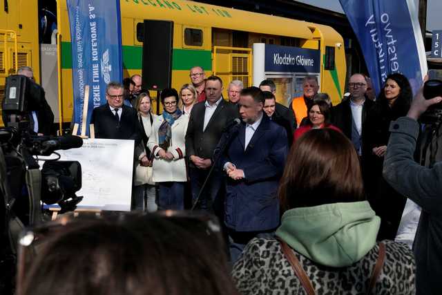 Jak Dolny Śląsk, to Koleje Dolnośląskie. Odbudowa i inwestycje w regionie