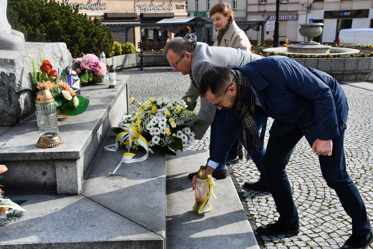 [FOTO] W Świebodzicach upamiętnili 20. rocznicę śmierci Papieża Jana Pawła II