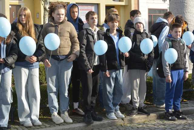 [FOTO] Obchodzili Dzień Świadomości Autyzmu. Ulicami miasta przeszedł niebieski marsz