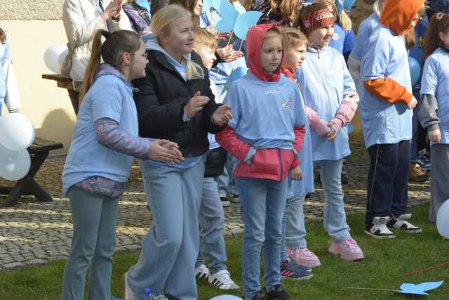[FOTO] Obchodzili Dzień Świadomości Autyzmu. Ulicami miasta przeszedł niebieski marsz