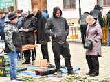 [WIDEO/FOTO] Poszukiwacze skarbów na tropie unikalnych przedmiotów. Trwa Kwietniowa Giełda Staroci