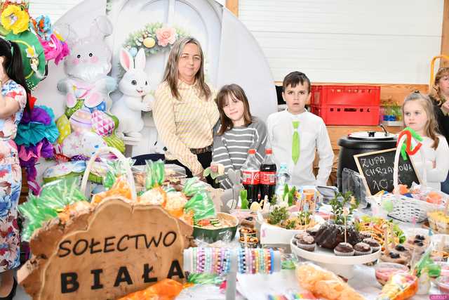 [WIDEO/FOTO] Konkursy, bogato zastawione stoiska i świąteczny klimat na XVIII Tradycjach Stołu Wielkanocnego w Marcinowicach