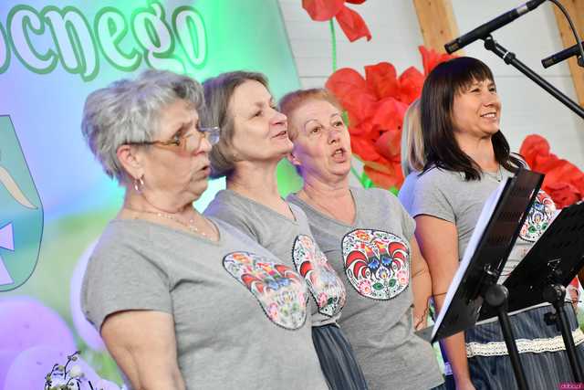 [WIDEO/FOTO] Konkursy, bogato zastawione stoiska i świąteczny klimat na XVIII Tradycjach Stołu Wielkanocnego w Marcinowicach