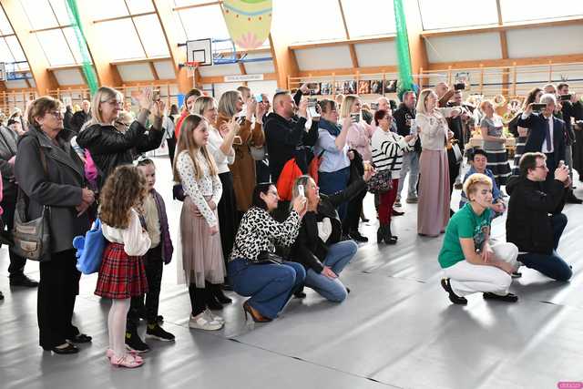[WIDEO/FOTO] Konkursy, bogato zastawione stoiska i świąteczny klimat na XVIII Tradycjach Stołu Wielkanocnego w Marcinowicach
