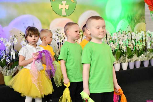 [WIDEO/FOTO] Konkursy, bogato zastawione stoiska i świąteczny klimat na XVIII Tradycjach Stołu Wielkanocnego w Marcinowicach