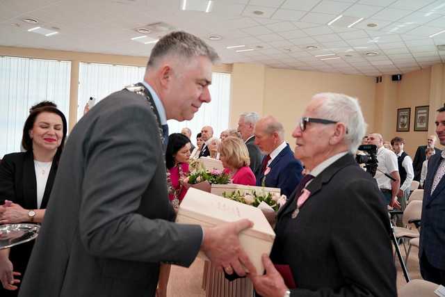 [FOTO] Medal za miłość i zrozumienie