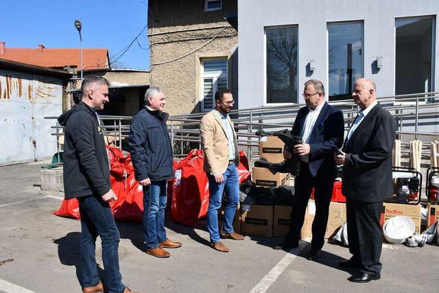 [FOTO] Gmina doposażyła magazyn przeciwpowodziowy w Świebodzicach