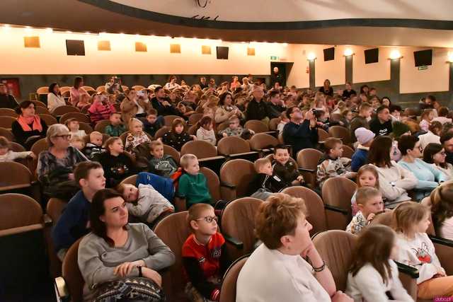 [FOTO] Przedszkolne teatrzyki opanowały świdnicki teatr