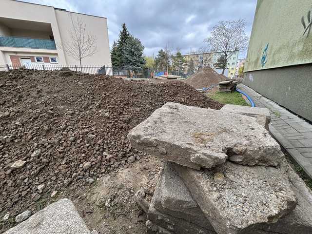[FOTO] Ruszyła budowa sięgacza przy ul. Kozara-Słobódzkiego w Świdnicy