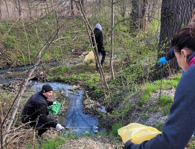 [FOTO] Mieszkańcy Pastuchowa posprzątali swoją wieś