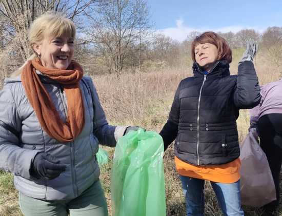 [FOTO] Mieszkańcy Pastuchowa posprzątali swoją wieś