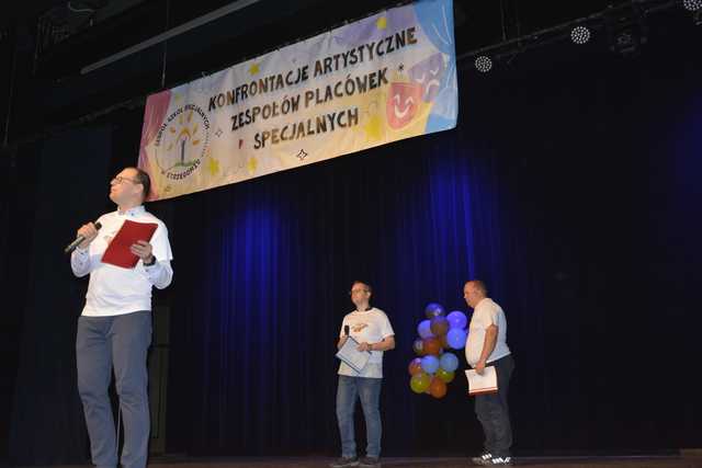 [FOTO] Konfrontacje Artystyczne Zespołów Placówek Specjalnych w Strzegomiu za nami