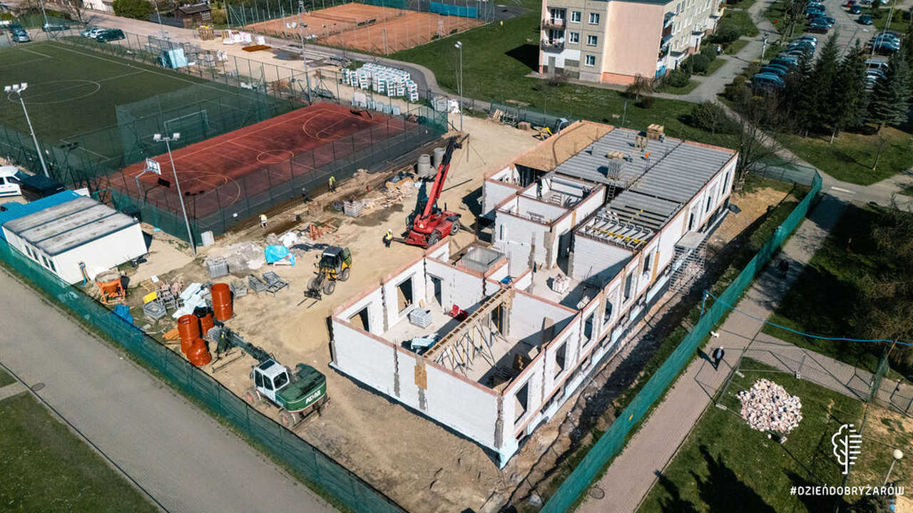 [FOTO] Postępuje budowa nowego hotelu i siłowni. To inwestycja za ponad 8,5 mln złotych