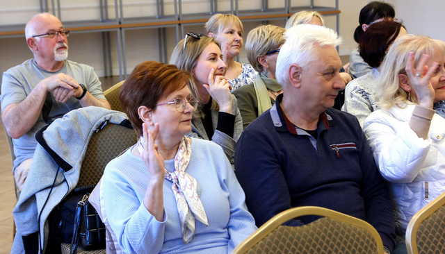 [FOTO] Porozmawiali z seniorami o bezpieczeństwie