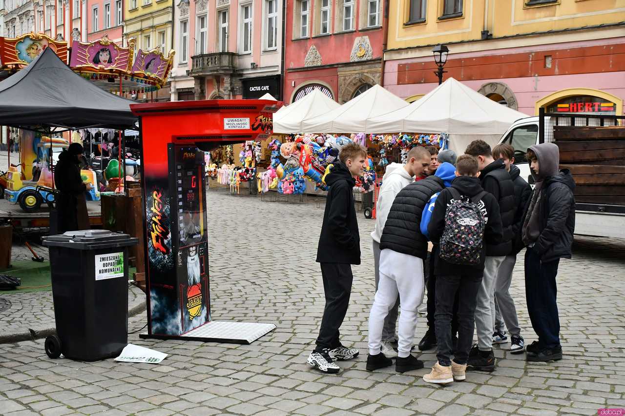 [FOTO] Rusza Jarmark Wielkanocny na świdnickim rynku. W jakich godzinach dostępne będą stoiska i do kiedy potrwa?