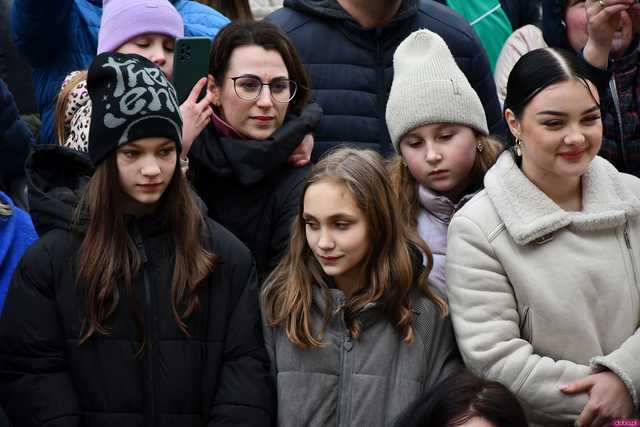 [WIDEO/FOTO] Na świebodzickim rynku wystartował Jarmark Wielkanocny. Przewidziano masę atrakcji