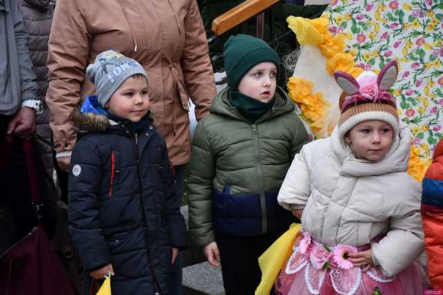 [WIDEO/FOTO] Na świebodzickim rynku wystartował Jarmark Wielkanocny. Przewidziano masę atrakcji
