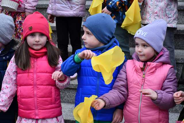 [WIDEO/FOTO] Na świebodzickim rynku wystartował Jarmark Wielkanocny. Przewidziano masę atrakcji