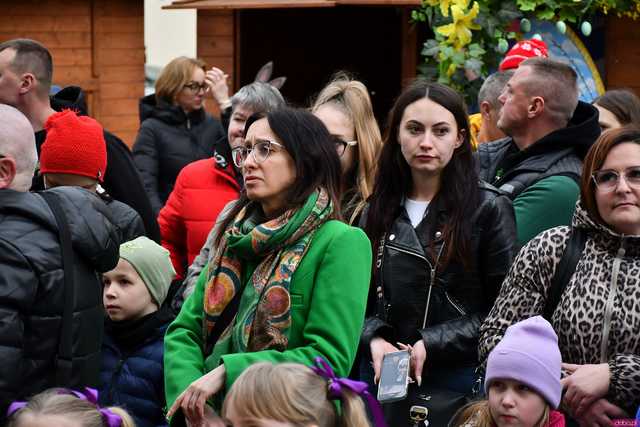 [WIDEO/FOTO] Na świebodzickim rynku wystartował Jarmark Wielkanocny. Przewidziano masę atrakcji