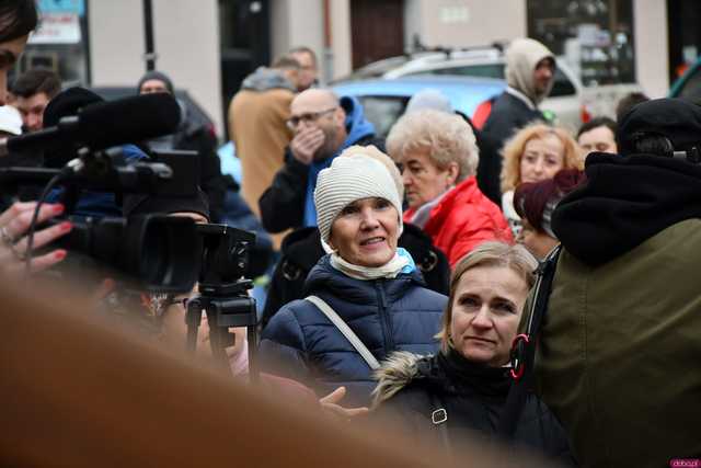 [WIDEO/FOTO] Na świebodzickim rynku wystartował Jarmark Wielkanocny. Przewidziano masę atrakcji