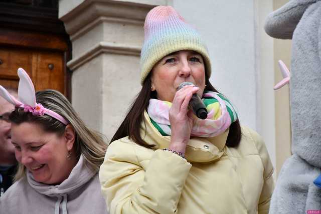 [WIDEO/FOTO] Na świebodzickim rynku wystartował Jarmark Wielkanocny. Przewidziano masę atrakcji