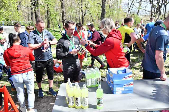 [WIDEO/DUŻO ZDJĘĆ] Pobiegli alejkami Parku Strzelnica na rozpoczęcie Biegowego Grand Prix