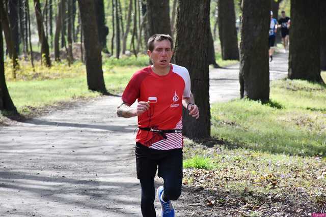 [WIDEO/DUŻO ZDJĘĆ] Pobiegli alejkami Parku Strzelnica na rozpoczęcie Biegowego Grand Prix