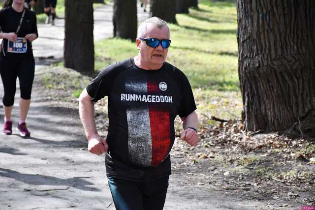 [WIDEO/DUŻO ZDJĘĆ] Pobiegli alejkami Parku Strzelnica na rozpoczęcie Biegowego Grand Prix