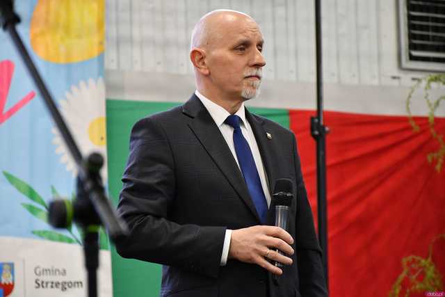 [WIDEO/FOTO] Magia świąt, bogato zastawione stoły oraz występy artystyczne na Jarmarku Wielkanocnym w Strzegomiu