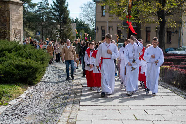 [WIDEO/FOTO] Magia świąt, bogato zastawione stoły oraz występy artystyczne na Jarmarku Wielkanocnym w Strzegomiu