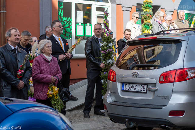 [WIDEO/FOTO] Magia świąt, bogato zastawione stoły oraz występy artystyczne na Jarmarku Wielkanocnym w Strzegomiu
