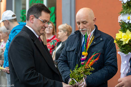 [WIDEO/FOTO] Magia świąt, bogato zastawione stoły oraz występy artystyczne na Jarmarku Wielkanocnym w Strzegomiu