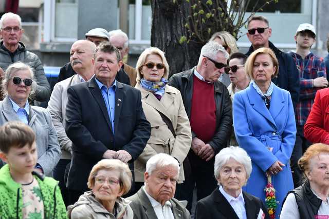 [WIDEO/FOTO] Świdniczanie upamiętnili 85. rocznicę zbrodni katyńskiej