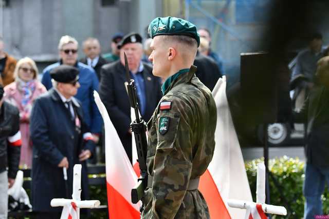 [WIDEO/FOTO] Świdniczanie upamiętnili 85. rocznicę zbrodni katyńskiej