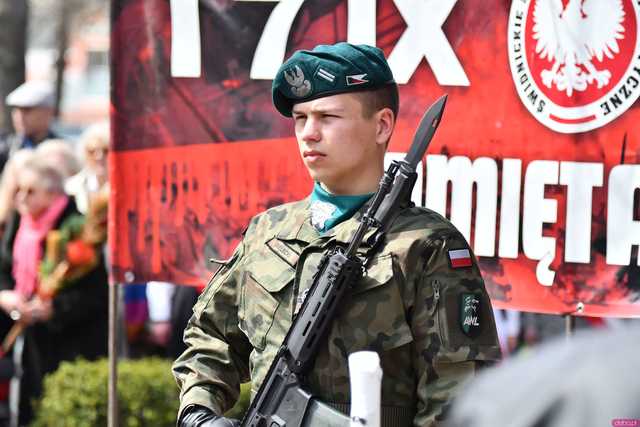 [WIDEO/FOTO] Świdniczanie upamiętnili 85. rocznicę zbrodni katyńskiej