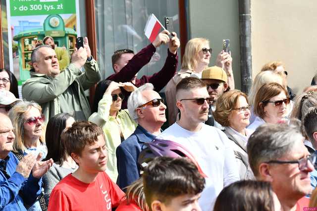 [WIDEO/FOTO] Rafał Trzaskowski z wizytą na świdnickim rynku. Kaczyński boi się wszystkiego, a aspiruje do rządzenia krajem