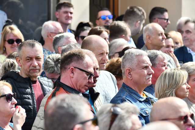[WIDEO/FOTO] Rafał Trzaskowski z wizytą na świdnickim rynku. Kaczyński boi się wszystkiego, a aspiruje do rządzenia krajem