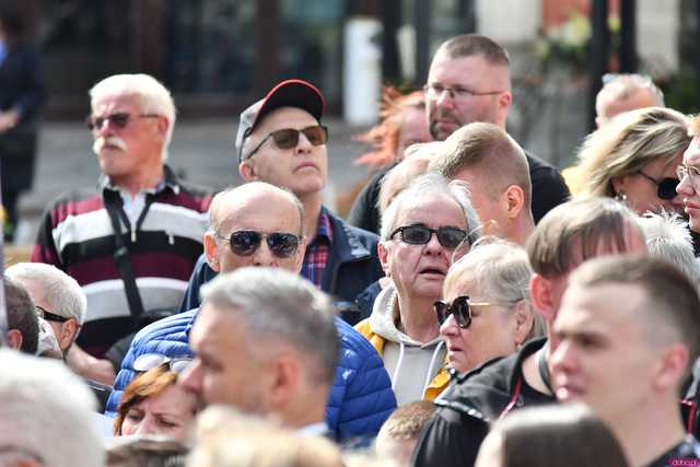 [WIDEO/FOTO] Rafał Trzaskowski z wizytą na świdnickim rynku. Kaczyński boi się wszystkiego, a aspiruje do rządzenia krajem