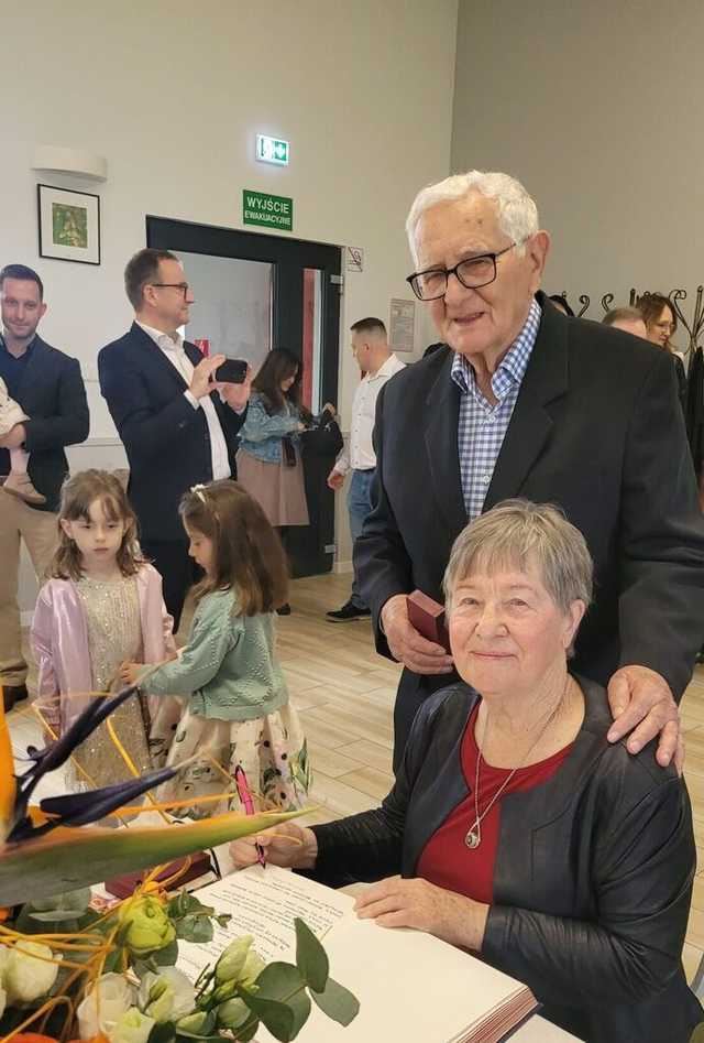 [FOTO] Małżeństwo ze Świebodzic świętowało Żelazne Gody!