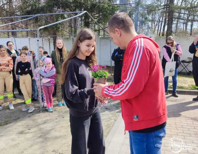 [FOTO] Wspólnie sadzili las w Jaworzynie Śląskiej