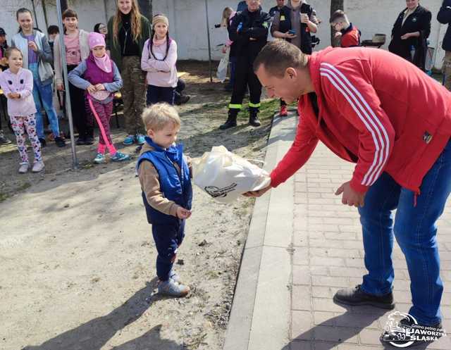 [FOTO] Wspólnie sadzili las w Jaworzynie Śląskiej