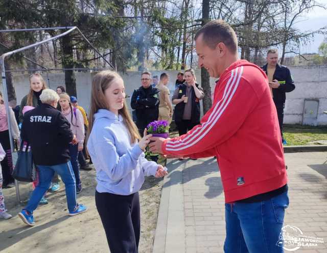 [FOTO] Wspólnie sadzili las w Jaworzynie Śląskiej