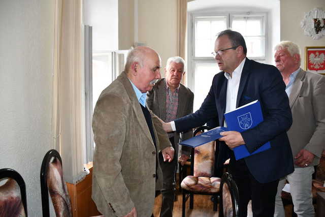 [FOTO] Hala sportowa w Świebodzicach otrzymała swojego patrona