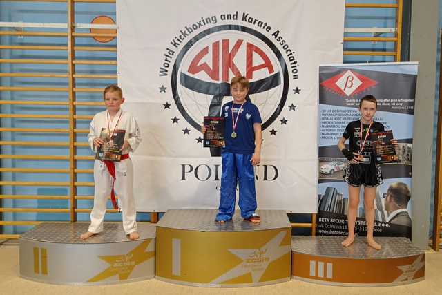 [FOTO] Grad medali dla jaworzyńskich fighterów