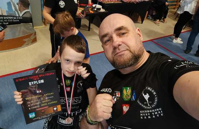 [FOTO] Grad medali dla jaworzyńskich fighterów