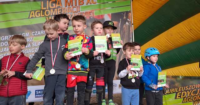 [FOTO] Jaworzyńscy kolarze z sukcesem rozpoczęli sezon