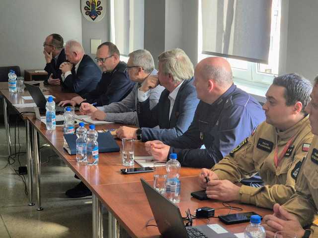[FOTO] Za nami wspólne posiedzenie Komisji Bezpieczeństwa i Porządku oraz Powiatowego Zespołu Zarządzania Kryzysowego