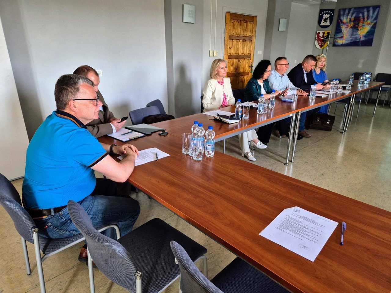 [FOTO] Za nami wspólne posiedzenie Komisji Bezpieczeństwa i Porządku oraz Powiatowego Zespołu Zarządzania Kryzysowego
