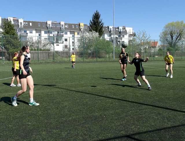 [FOTO] Dziewczęta rywalizowały w międzyszkolnym turnieju piłkarskim klas 7-8