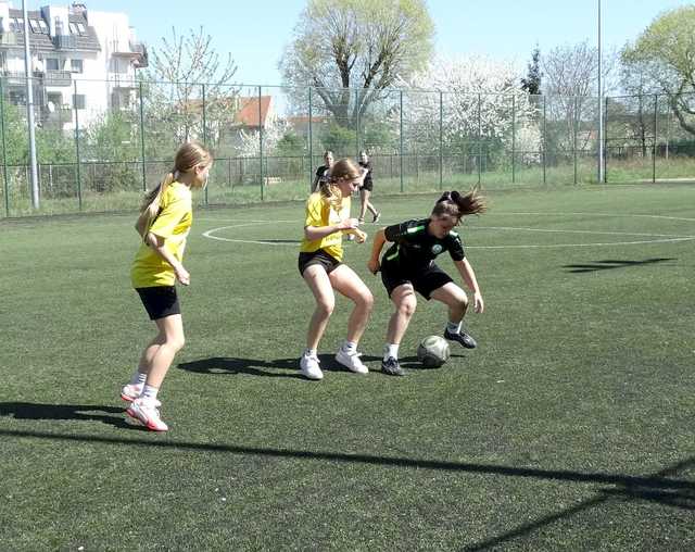 [FOTO] Dziewczęta rywalizowały w międzyszkolnym turnieju piłkarskim klas 7-8